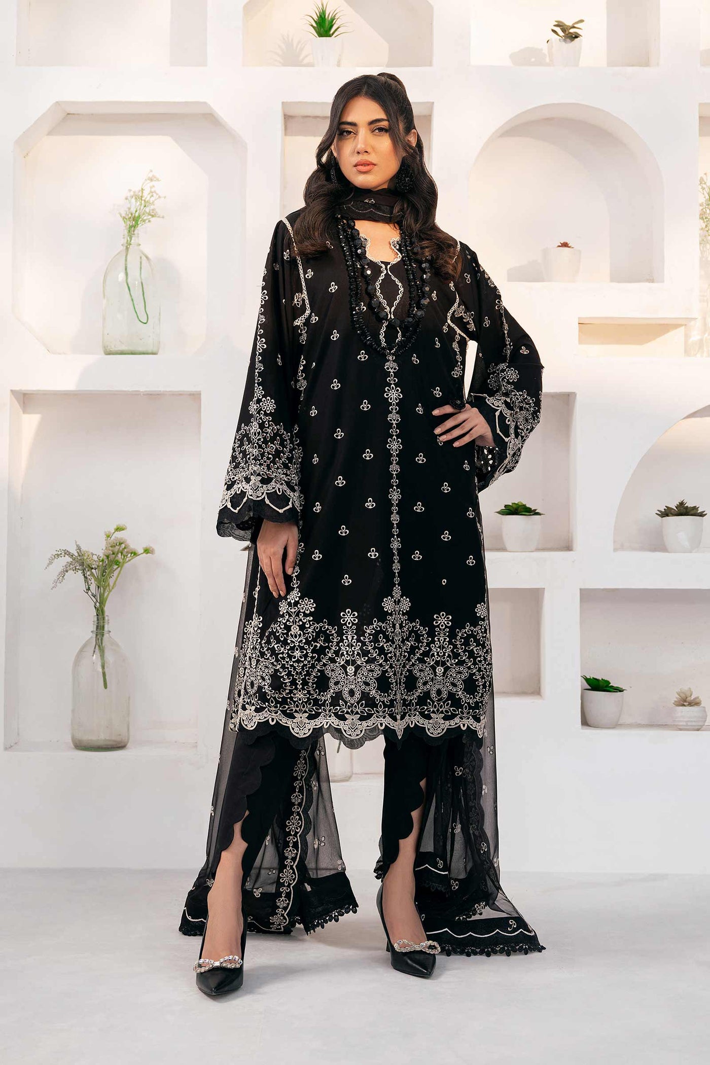 M.Luxe Unstitched | LF-610